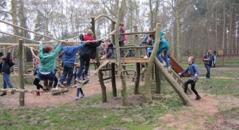 How Outdoor Exploration Helps Kids Develop Self-Belief